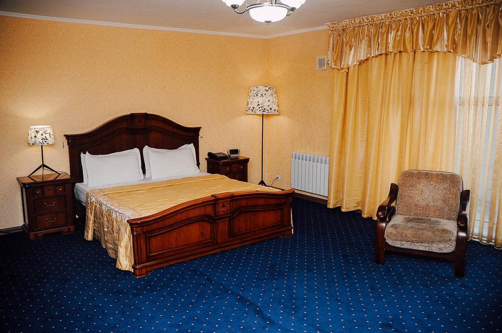 Dostyk Hotel Шимкент Екстер'єр фото