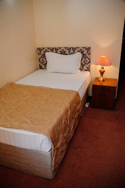 Dostyk Hotel Шимкент Екстер'єр фото