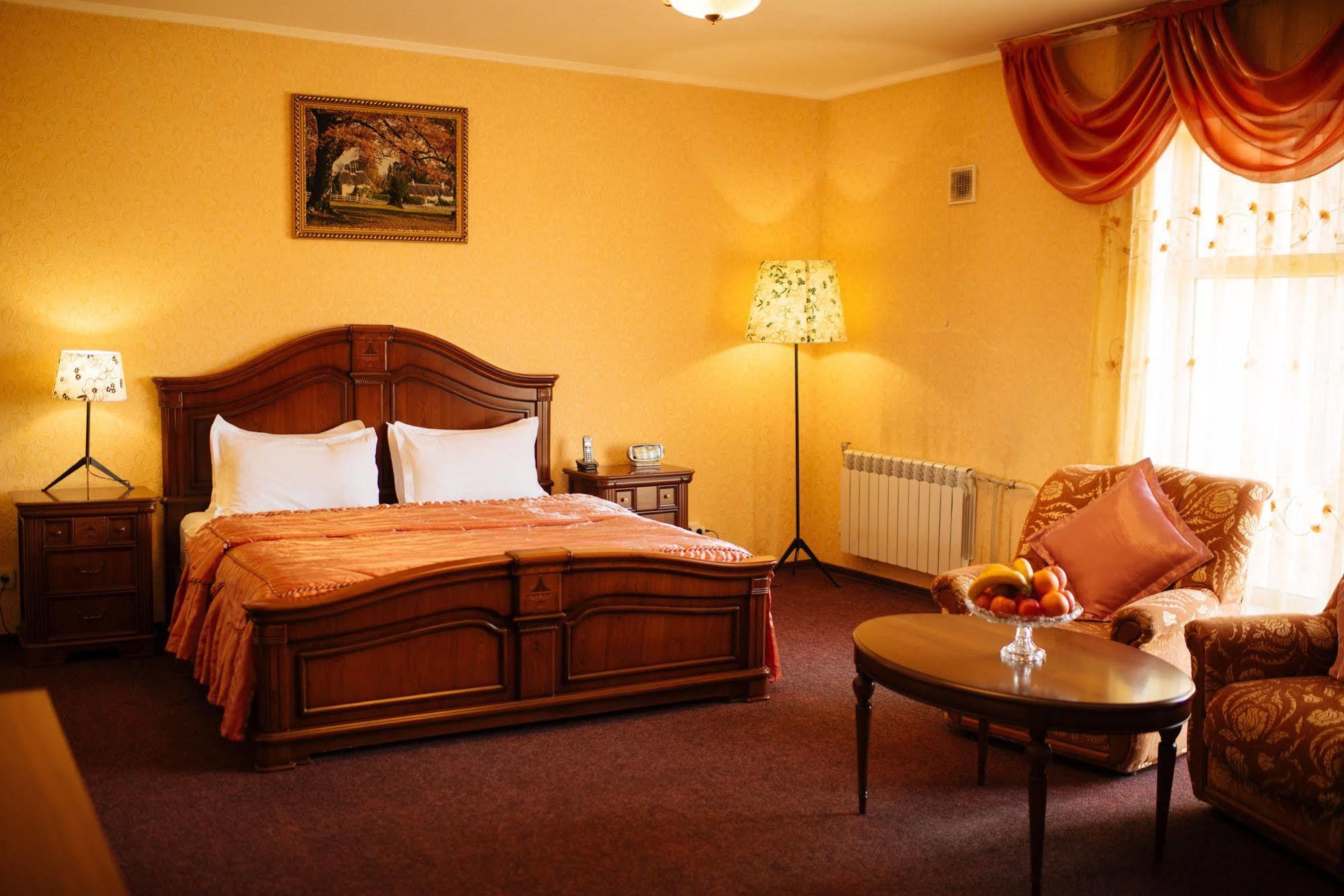 Dostyk Hotel Шимкент Екстер'єр фото